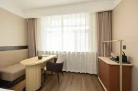 Ufun·Youfang Hotel (Dunhuang Shazhou Night Market)