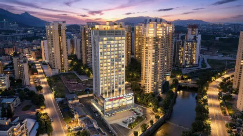 Qingyuan Ruiyun·Huipeng International Hotel - Mountain view