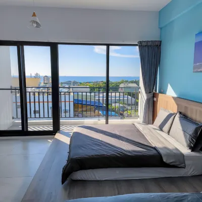 Colorful B&B Hotels near Lambai Island