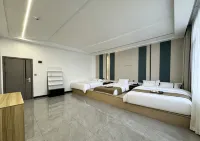 Jianzhi Chinese Inn (Xingyi Wanfenglin Airport South Railway Station) - Hot Tub