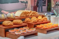 City Express Hotel (Mangshi Xingchang Commercial Plaza) - parking