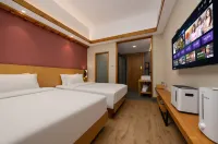 Baiyue Mountain Lodge Hotel (Shangri-La Town Daocheng Yading Scenic Area)