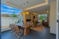松果空間·SNOW·360°雪山全景設計師度假智能美宿（麗江高鐵站店） - 2 星級
