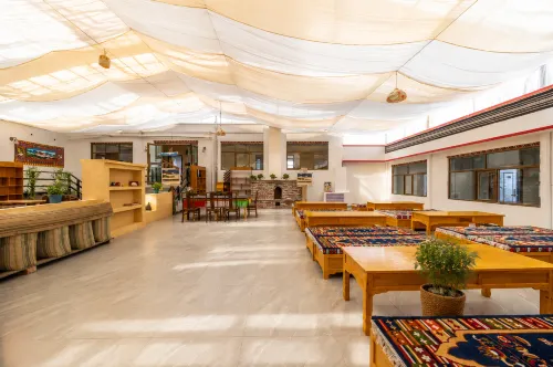 Republic Jiayuan Inn
