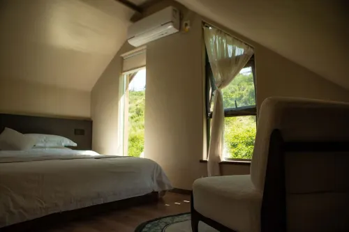 Hemu Xiaonian Yinlishan Homestay - Tiny houses