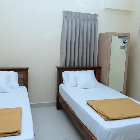 9 RAYA Hotel