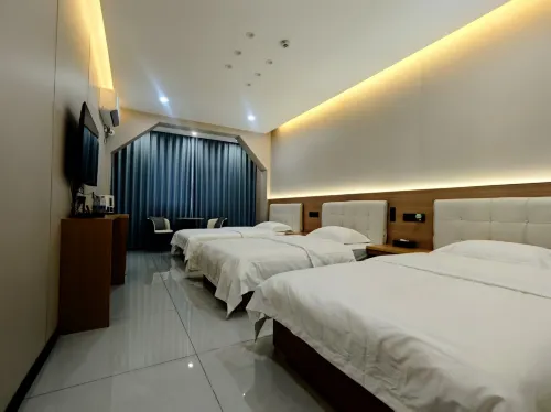 Zeze's Home Homestay - Parking