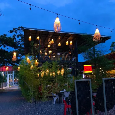 100% Cafe Moto Hostel Các khách sạn gần Vịnh Honda