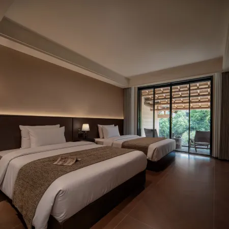 Shaoshan Qingshuitang Lakeside Retreat