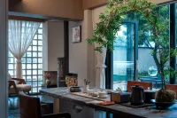 Hillnest · With Friends & Beauty · Hot Spring View Homestay (Tengchong Century City Branch) - parking