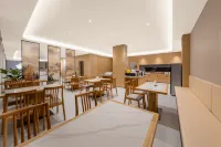 Jiuzhang Yuntai Hotel - 2 ดาว