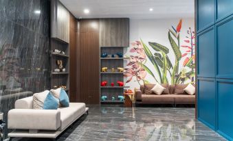 Champs Elysees Hotel & Suites