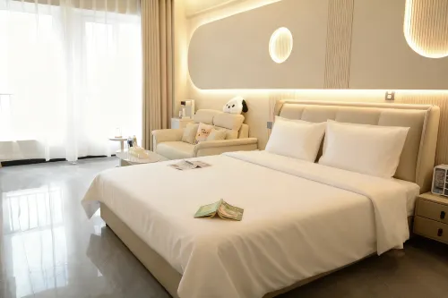 Bubble Movie Homestay (Weixian Century Street Heyuan No.9 Plaza Branch) - 2-Star