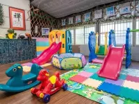Leisure Hostel Hotels near Artemis Garden