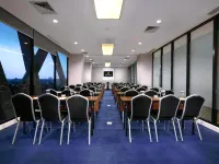 StarRay Hotel Jakarta Kebayoran - parking