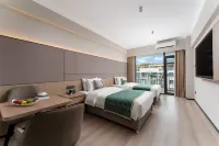 Yilong Ruiyun Hotel (the Mixc branch of Guilin Railway Station) - Park Yeri