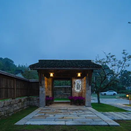 Floral Lux Lincheng Academy Homestay