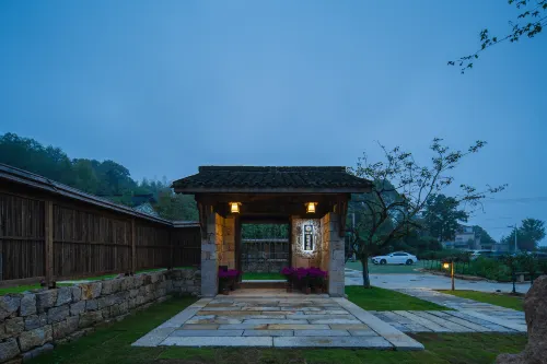 Floral Lux Lincheng Academy Homestay - 5 estrellas