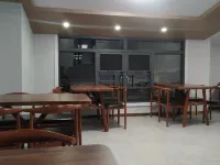 玉春江商務飯店(民主路店) 崇陽住宿飯店