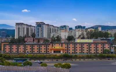 Vienna International Hotel (Kunming Longquan Road Caida Branch) Hotel di Yunnan University of Finance and Economics Area