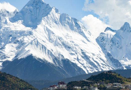 메이리 설산 조망 호텔 전경