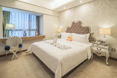 Qingtong City Hotel (Chengdu Kuanzhai Alley Huapaifang Subway Station Branch)