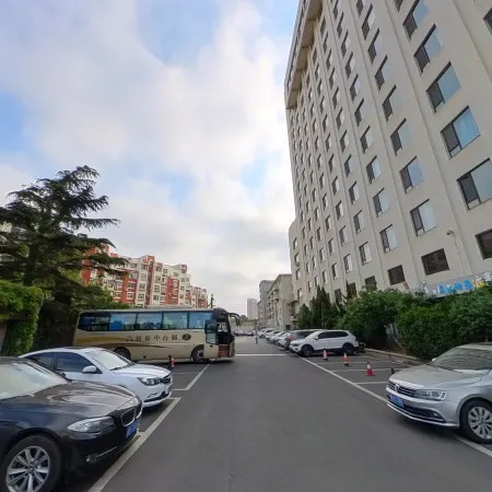 Qingdao Sifang Hotel Xilou (Taidong Pedestrian Street Haibohe Park Subway Station)