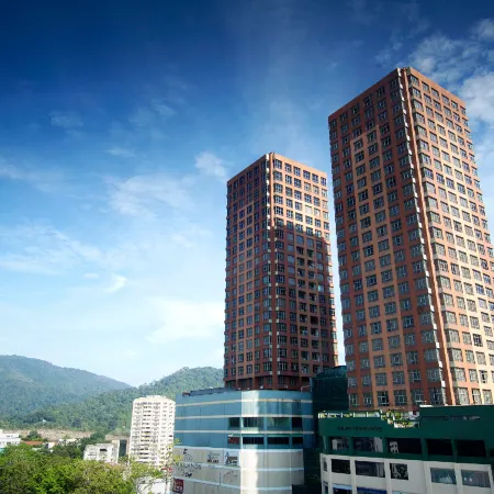 Berjaya Penang Hotel Отели рядом с достопримечательностью «Gurney Drive»