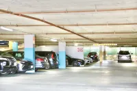 โรงแรมลินคอล์น  มอนเทอเรย์ พาร์ค ลอสแอนเจลีส - ที่มีที่จอดรถ