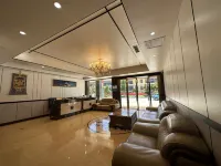 โรงแรมฮอลิเดย์ อินน์ ฟลาวเวอร์เลค