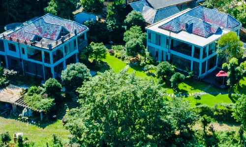 Floral Hotel · Taohuawu Hotel (Lushan Xihai Scenic Area Store)
