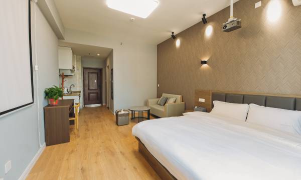 Laiyue Select Audio-Visual Apartment (Yantai University MixC Mall)