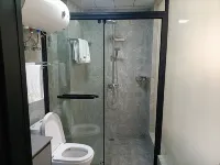 Huoshan Youyixiagu Hotel (Liuwan Qingxia Scenic Area) - Airport Shuttle