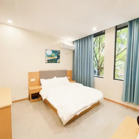Longqiao Hotel