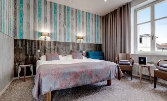 Royal Court Hotel