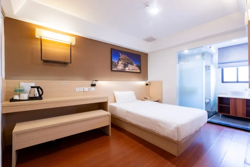Chiang Roi 7 Days Inn