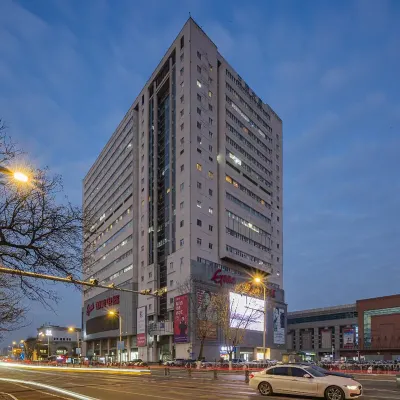 JI 호텔 (지난 바오투취안 북문) 우룽탄 공원 주변 호텔