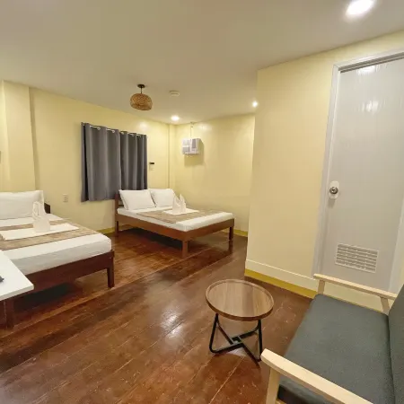 Cozy Coron Inn