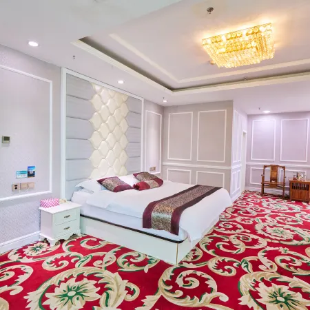 Chicheng Hongyuan Business Club (Chicheng Bus Station)