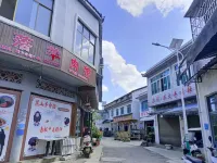 萬峰林君悅來客棧 - 旅館