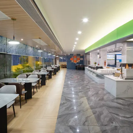 Huahai Hotel Maoming high speed railway station