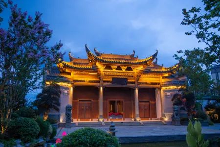 HU CHENG YALUX Poyang Отели в г. Поянху