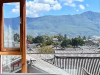 Yijian Yunkuan Vista Panoramic Resort(Lijiang Ancient City Dashuiche Branch) Hotels near Square Street