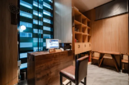 Yinxi Hotel (Langzhou WanXiang Hui Branch)