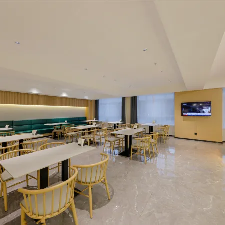 Longzhi Yijing Hotel in Chifeng (Vitoria Moore City, Hongshan District Government Store)
