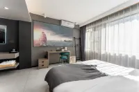 EMOJI YOUTH HOSTEL憶木集宿（陽朔西街灕江店）