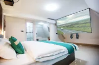 Ouman Homestay (Wuming Damaoshan Park) Отели рядом с достопримечательностью «Гуанси гидроэлектростанция-Китайский колледж АСЕАН»