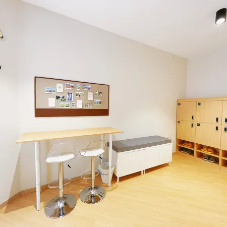 UTHHOME Youth Hostel (Chongqing Jiefangbei Hongyadong)