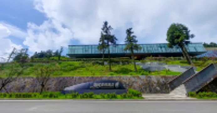 Fengdu Lakeside Resort