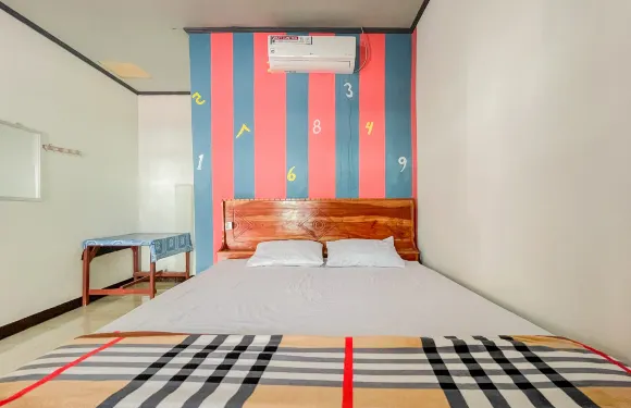 米特拉埃卡斯海灘旅館 RedDoorz